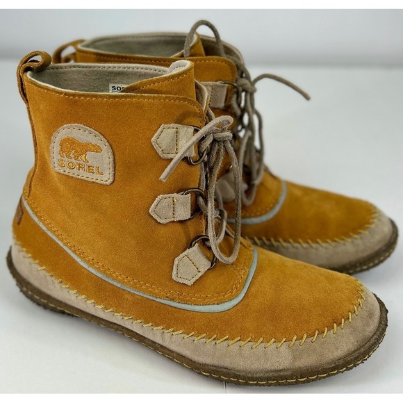 Sorel Womens Suede Leather Boots with Gum Rubber Mocossan Sole, size 11 - Picture 1 of 9